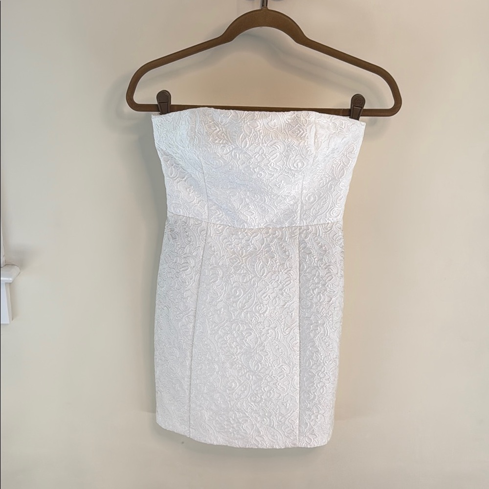 Amada Uprichard Elegant White Brocade Strapless Dress